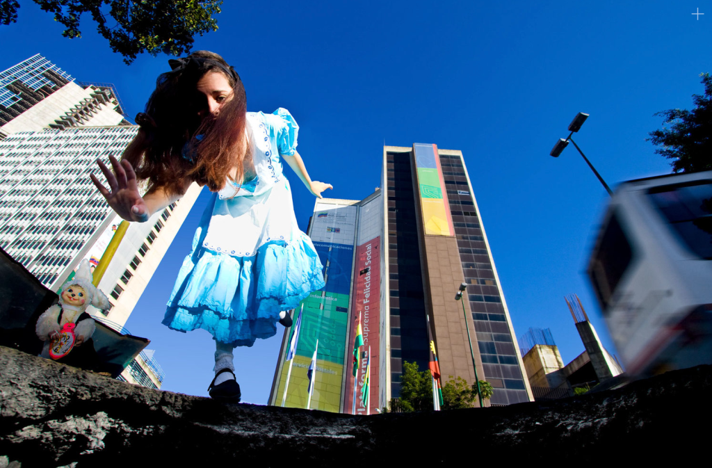 Caracas Wonderland, 2010
Violette Bule
Archival print
33"x50"